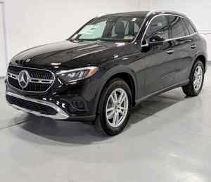 Mercedes-Benz GLC 300 AWD 4MATIC SUV 2025, Motor Turbo de 4 Cilindros en Línea de 2.0L con Sistema Híbrido Suave de 48V - Product Image 1