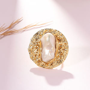 Anillo de Cóctel Clásico de Latón con Perla Natural Redonda para Mujer, para Uso Diario y Fiestas - Product Image 3