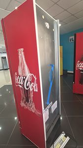 Refrigerador de exhibición de bebidas de una sola Puerta de vidrio vertical comercial de 403 L Refrigerador de refrigeración por aire certificado CE con 6 estantes - Product Image 5