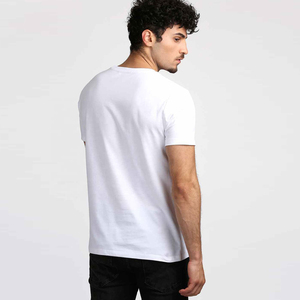 Bloc t-shirt hommes base blanche avec des panneaux jaune moutarde et marine mode décontractée streetwear à manches courtes avec broderie personnalisée - Product Image 2