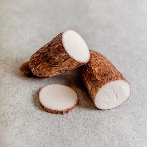 Yuca fresca de cosecha Premium Textura natural de yuca fresca a granel Ideal para procesamiento y distribución a gran escala - Product Image 6