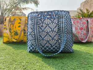 กระเป๋าสะพายไหล่ผืนใหญ่ลายดอกไม้ทำจากผ้าฝ้ายแบบกลับด้านได้เป็นมิตรกับสิ่งแวดล้อมสำหรับร้านขายของชำชายหาดโยคะโบโฮใช้ในวันหยุดสุดสัปดาห์ - Product Image 2