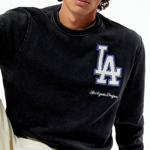 Sudadera para hombre personalizada: tela cómoda y transpirable para un estilo y calidez máximos, perfecta para uso informal - Product Image 1