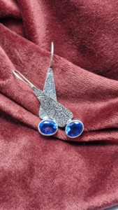 Elegantes Pendientes de Plata de Ley 925 con Piedra Preciosa de Tanzanita, Regalo Único Hecho a Mano para Ella - Product Image 3