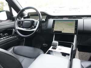 P530 Autobiography LWB AWD 2024 con Bajo Kilometraje, Llantas de Aleación, Asientos de Cuero, Navegación y Tercera Fila de Asientos - Product Image 4