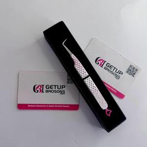 Pince à épiler GETUP BROSONS IMPEX 90 degrés blanche avec revêtement en poudre scintillante rose, découpe en forme de cœur diabolique et pointe argentée - Product Image 5