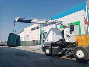 Grue montée sur camion mobile de haute qualité de 5 tonnes de grues Puma nouvelle flèche d'articulation hydraulique à moment de charge élevé avec pompe à boîte de vitesses - Product Image 5