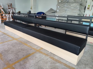 Banquette industrielle en cuir PU noir avec dossier en maille métallique, banquette rembourrée pour bar, hôtel, mobilier <span class=keywords><strong>de</strong></span> <span class=keywords><strong>restaurant</strong></span> - Product Image 2