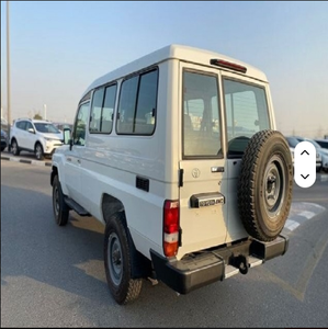 Pick-up à toit rigide avec sièges en tissu léger R18, turbo diesel, boîte manuelle, conduite à droite pour HZJ76L FWD - Product Image 4