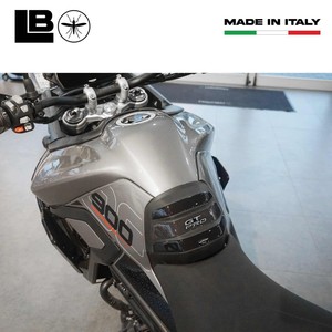 Adesivo Protettivo 3D per Serbatoio Triumph Tiger 900 GT PRO - Decorativo a Basso Profilo per Moto - Product Image 3