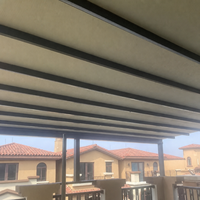 Pergola murale moderne en alliage d'aluminium avec télécommande et application, revêtement PVC, personnalisable pour restaurants et résidences, garantie incluse