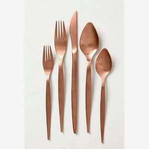 Service de couverts de table plaqué or rose en acier inoxydable au design élégant, parfait pour les cadeaux, les mariages et les occasions spéciales - Product Image 1