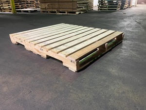 Briquette de palettes en bois 1200x1200 40x48 robuste, grande, empilable, type EPAL pour système de chauffage - Product Image 2