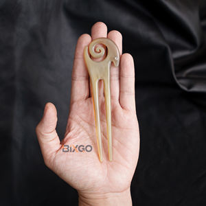 Haute qualité à la main corne de buffle et mouton coiffure fourchette femmes accessoire de mode Vietnam vente en gros - Product Image 2