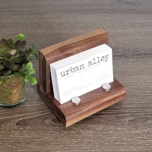 Support de cartes de visite en bois massif naturel |   Travail artisanal de qualité |   Fournisseur d'usine - Product Image 1
