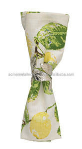 Vente en gros de ronds de serviette en métal de taille moyenne plaqués couleur or Nouveau design classique pour les mariages et les fêtes stockés - Product Image 4