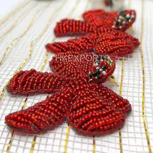 Pendientes de lazo hechos a mano con cuentas para mujer, joyería de moda festiva verde roja, Pendientes colgantes llamativos dorados para vacaciones de Navidad - Product Image 5