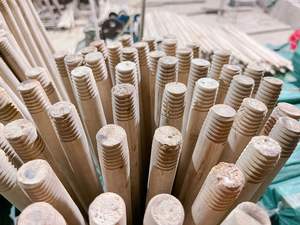 Balais en bois d'eucalyptus naturel Kego, portables, durables, pour l'extérieur, prix d'usine, fabriqué au Vietnam - Product Image 3