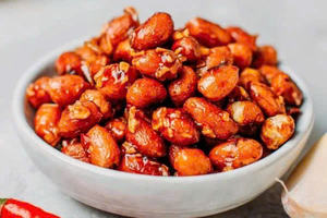 Arachides grillées au chili et à l'ail épicées de qualité supérieure, saveur croustillante, OEM ODM, approvisionnement en vrac pour l'exportation - Product Image 3