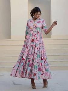 เดรสผ้าฝ้ายพิมพ์ลายดอกไม้ทำมือสไตล์อินเดียชุดฤดูร้อนทันสมัยสำหรับงานแต่งงานแบบลำลองกระดุมเป็นมิตรต่อสิ่งแวดล้อม - Product Image 4
