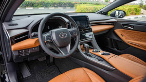 Avalon Limited 2024, Tracción Delantera, Volante a la Izquierda, Asientos de Cuero, Cámara Trasera, Usado en Excelentes Condiciones - Product Image 2