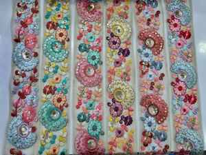 Cintas florales bordadas multicolor, en rollos, ideal para proyectos de arte y artesanía y para reventa por embellecedor de tiendas - Product Image 3