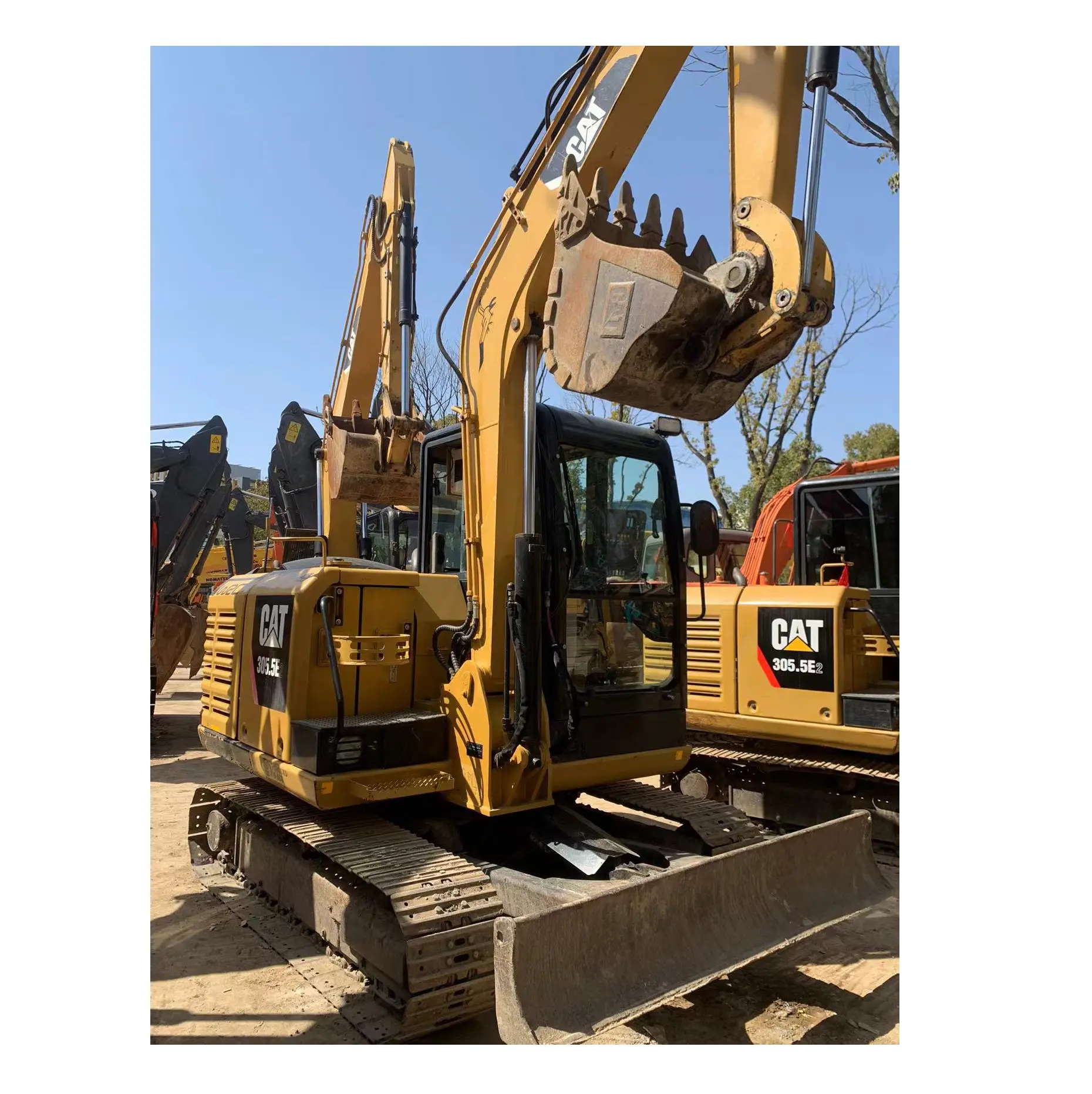 Le vendite all'ingrosso offrono il marchio Caterpillar conveniente CAT 305.5E ha usato l'attrezzatura per l'edilizia Mini escavatore cingolato usato da 5.5 tonnellate