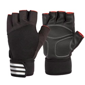 Vente en gros de haute qualité avec logo personnalisé par un bon fabricant nouveau style meilleur matériel avec le meilleur tarif pour les gants de fitness gym - Product Image 3