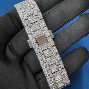 Montre-bracelet de luxe pour homme en acier inoxydable, sertie de diamants Moissanite de qualité supérieure, style Hip Hop, disponible au prix export. - Product Image 3