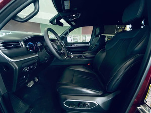 Auto Usate di Alta Prestazione: <span class=keywords><strong>Jeep</strong></span> <span class=keywords><strong>Wagoneer</strong></span> Serie III SUV 2023, Pronte per la Spedizione in Tutto il Mondo - Product Image 3