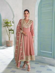 Robe Anarkali de qualité supérieure en soie premium lourde avec broderie lourde, travail de codage de séquence, robe Anarkali en soie pour la vente à l'exportation - Product Image 2
