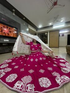 2024 nuevo diseñador de moda rayón Lehenga Choli Dupatta Cowrie Lathan trabajo tradicional ropa ocasional para adultos en línea - Product Image 2