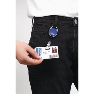 Porte-badge bleu durable avec sangle de 800 mm et boucle à pression pour une fixation et une sécurité faciles - Product Image 3