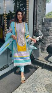 Ensemble de fête exclusif entièrement cousu longueur genou haut bas Dupatta miroir d'impression numérique lourd travail manuel pour femme de bureau - Product Image 5