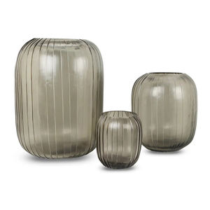 Vase en verre artisanal de qualité supérieure Dorado, magnifique design découpé à la main pour les maisons modernes - Product Image 3