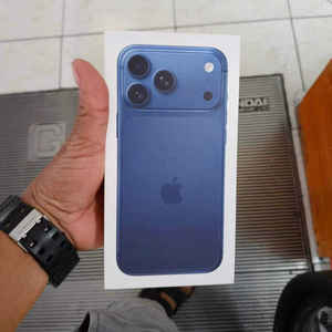 OFERTA ESPECIAL: 17 Pro Max 256GB Azul Oscuro, Desbloqueado, Pantalla 4K HD, 5G, Doble SIM, Reconocimiento Facial, Multi-idioma, Core 48MP, COMPRA 2 Y LLÉVATE 1 GRATIS - Product Image 1