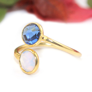 Mode minimaliste bleu saphir et opalite pierre précieuse forme ronde Hydro Quartz Double pierre plaqué or 24K bague de créateur pour femmes - Product Image 1