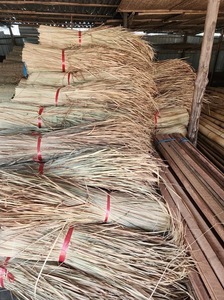 Rouleau d'herbe véritable pour les toits de chaume Feuille de palmier et de paille pour les bars Tiki Cabanas de plage Produit agricole - Product Image 6