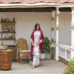 Traje Moderno y Elegante de Chinon Puro con Pantalón y Dupatta para Mujer, Uso Casual, Fiesta, Invierno, Verano, Sin Arrugas, Reversible - Product Image 1