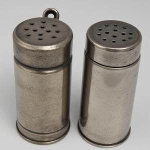 Molinillo de sal y pimienta decorativo de acero inoxidable con trabajo artesanal en tono dorado martillado Diseñado para interiores de comedor decorativos - Product Image 4