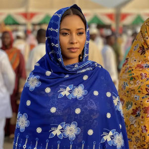 Hiyab de Gasa con Pedrería Floral de Alta Calidad para Mujer, Uso Casual, Transpirable, Cómodo, Disponible en Todos los Tamaños - Product Image 4