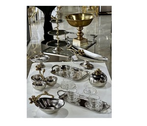 Platos esmaltados modernos Interiores de latón con patrón floral Cuencos de acero inoxidable Soportes de niveles y platos de la India - Product Image 1