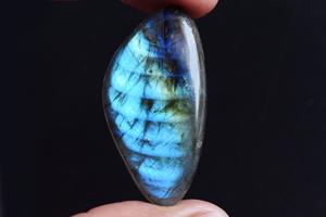 Pierre précieuse naturelle Labradorite bleue effet feu, taille cabochon 39x20x6 MM, pierre fantaisie non montée pour la fabrication de bijoux et la lithothérapie - Product Image 2