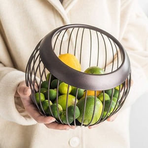 Panier à fruits et légumes décoratif en fer avec design de ferronnerie complexe pour un rangement de comptoir élégant et pratique - Product Image 5