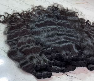 Cheveux humains ondulés naturels indiens naturels Remy de qualité supérieure 18 pouces extension de cheveux de haute qualité et longue durée pour le tissage au meilleur prix - Product Image 4