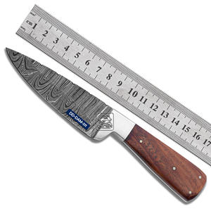 Cuchillo de caza hecho a mano con hoja de acero de refuerzo de acero damasco y mango de madera de caoba y Funda de cuero en relieve - Product Image 2