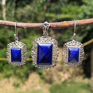 Dernier design de boucles d'oreilles en lapis-lazuli, paire/ Boucles d'oreilles en pierre de lapis-lazuli naturelle - Product Image 1