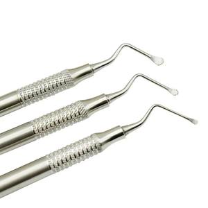 Ensemble de 3 instruments chirurgicaux dentaires en acier inoxydable : Curettes dentaires dentelées, Détartreur dentaire, Curette osseuse, Outils d'implantation - Product Image 3