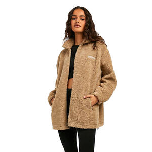 เสื้อฮู้ดมีซิปสำหรับผู้หญิงขนเฟอร์เทียมสีน้ำตาลคอลเลอร์ปาขนเฮฟวี่เวทมีโลโก้ยางแบบกำหนดเองที่ด้านหน้า - Product Image 4