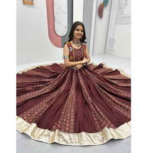 Vestido Lehenga Choli de algodón ligero de moda de la mejor calidad con borde detallado para celebraciones y funciones a precio de exportación - Product Image 1